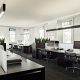 با میز کاری منحصر به فرد و انتخاب دقیق صندلی‌ها، طراحی این دفتر کار نه تنها به بهره‌وری کاربران کمک می‌کند بلکه یک تجربه کاری بی‌نظیر و راحت را فراهم می‌سازد