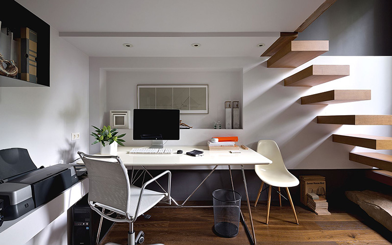 در طراحی دفتر کار خانگی، ایجاد یک فضای کاری مناسب باعث افزایش بهره‌وری و ایجاد حس راحتی در انجام وظایف روزانه می‌شود