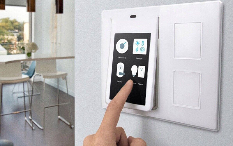 نصب دستگاه‌های هوشمند برای تنظیم دما و روشنایی در ویلا است.